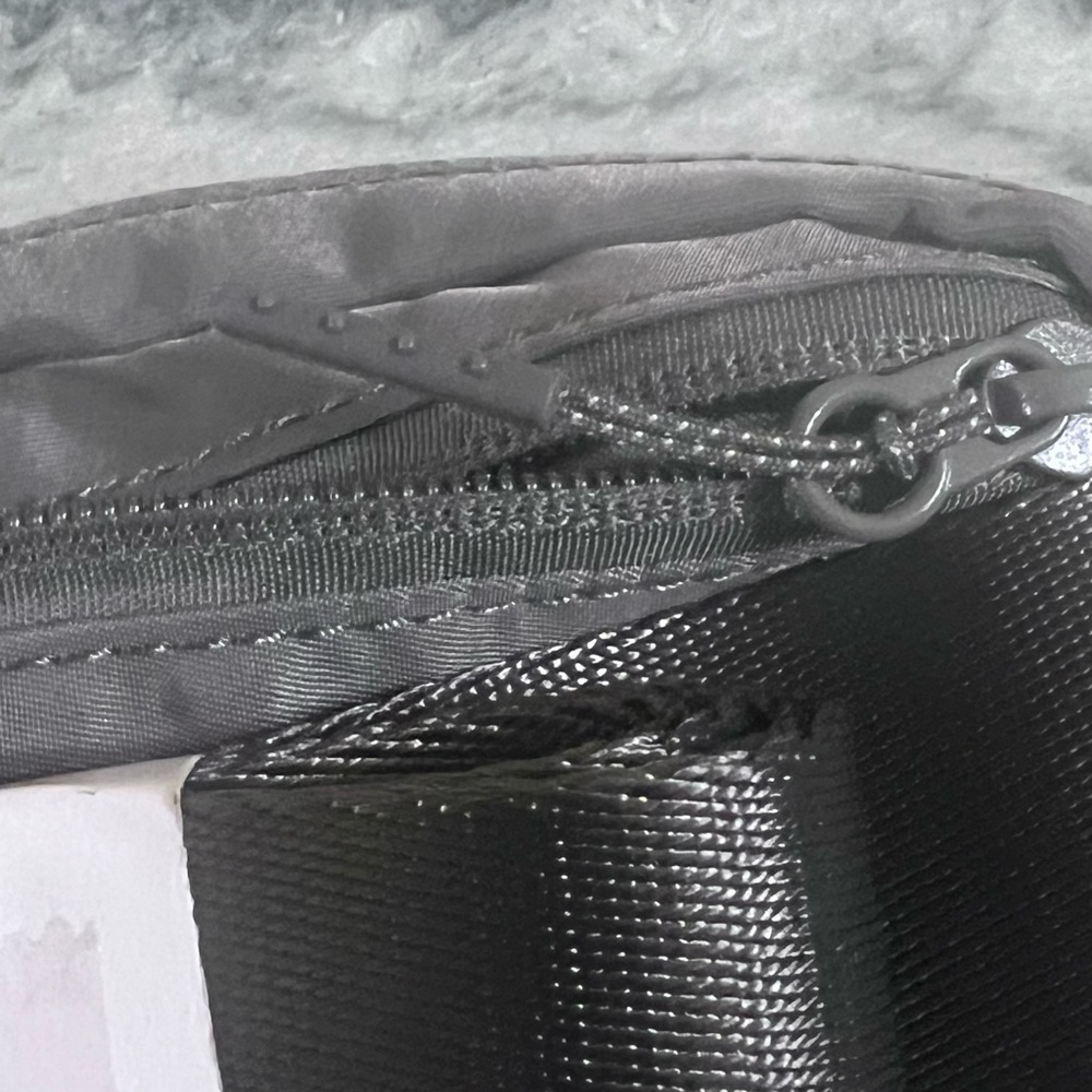 Lululemon Everywhere Belt Bag - Picture 8 of 11